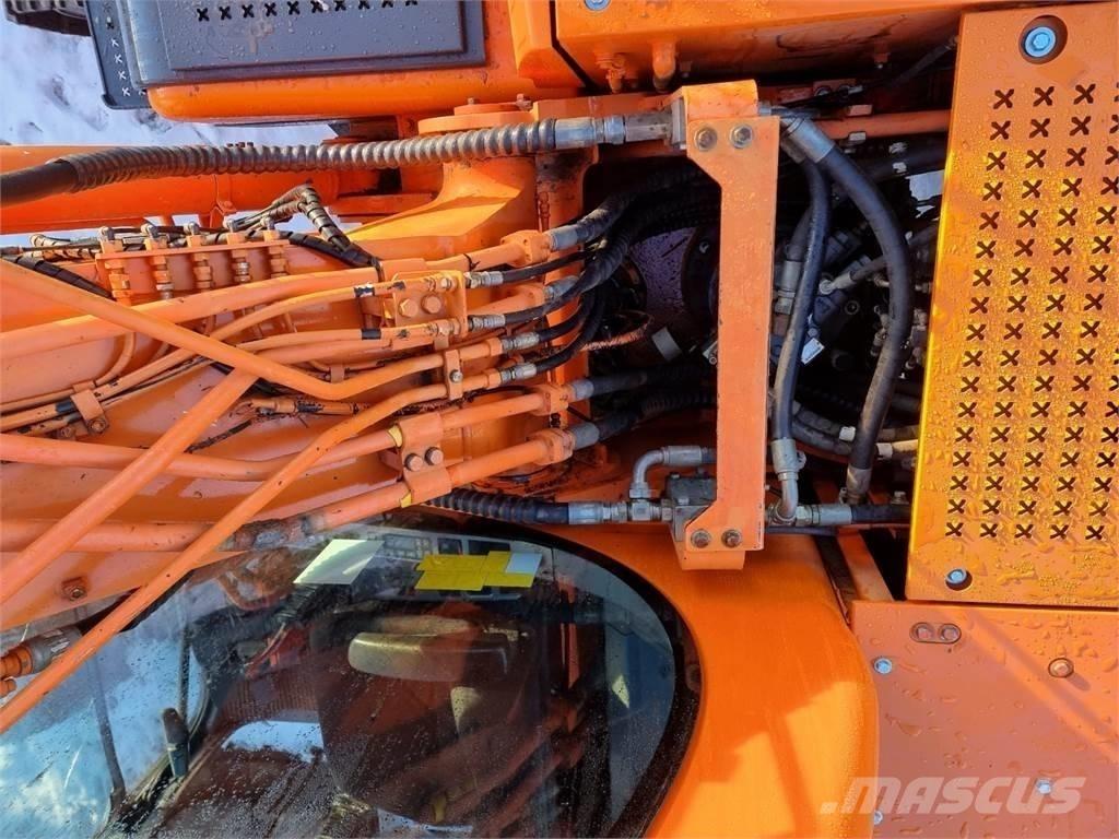 Doosan DX 225 LC Vikšriniai ekskavatoriai