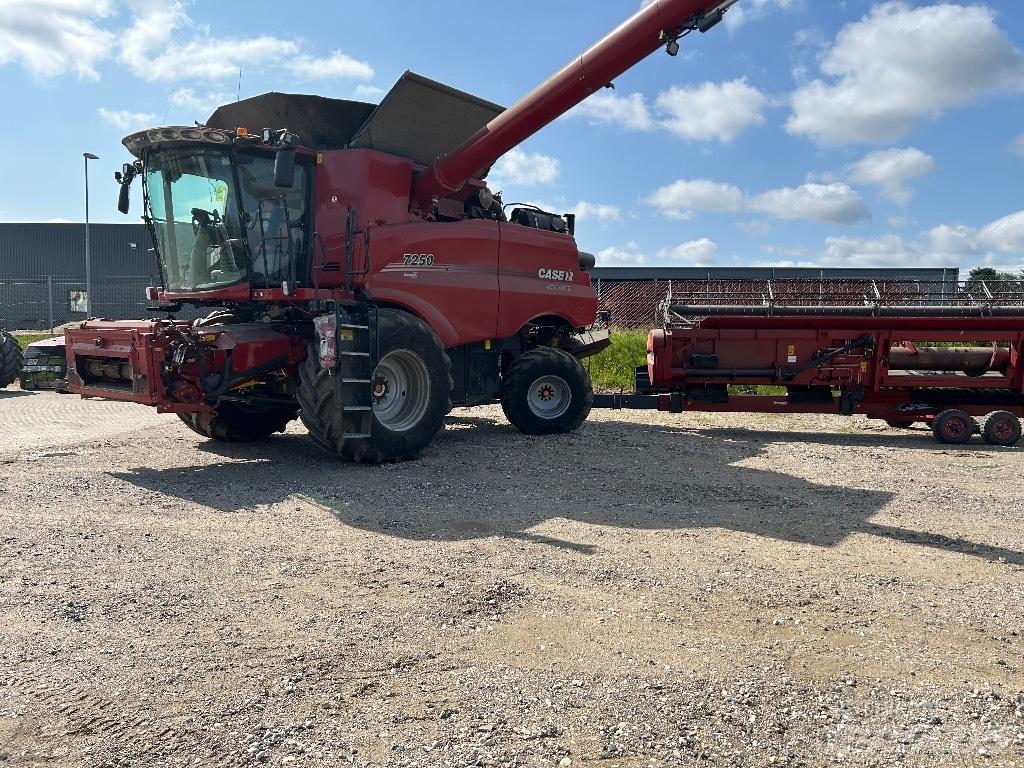 Case IH 7250 Derliaus nuėmimo kombainai