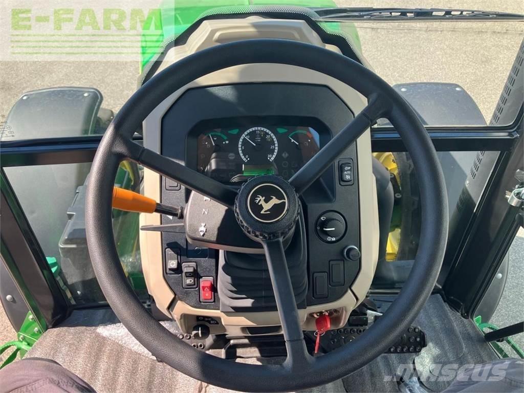 John Deere 5067E Traktoriai