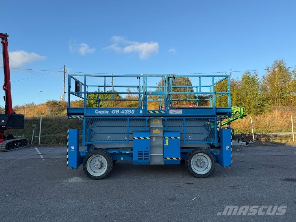 Genie GS 4390 Žirkliniai keltuvai