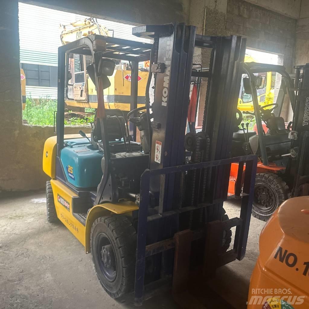 Komatsu F25T-14 Dyzeliniai krautuvai