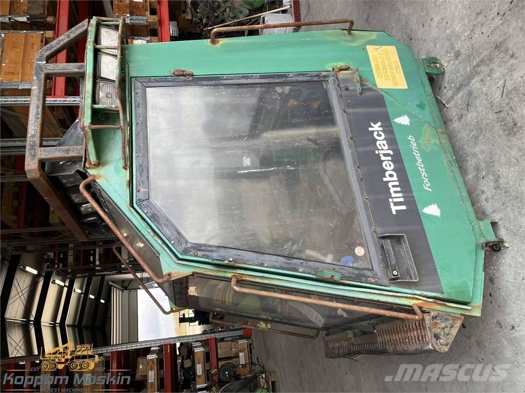 Timberjack 1270 Kabinos ir salonai