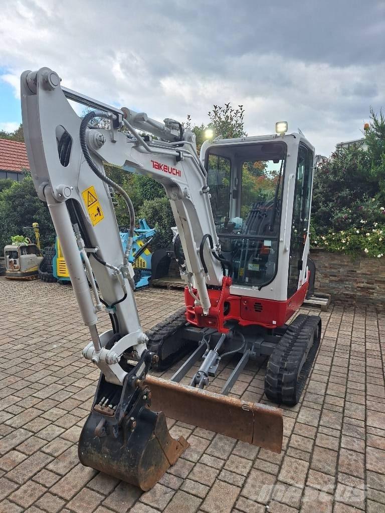 Takeuchi TB 225 Mini ekskavatoriai < 7 t