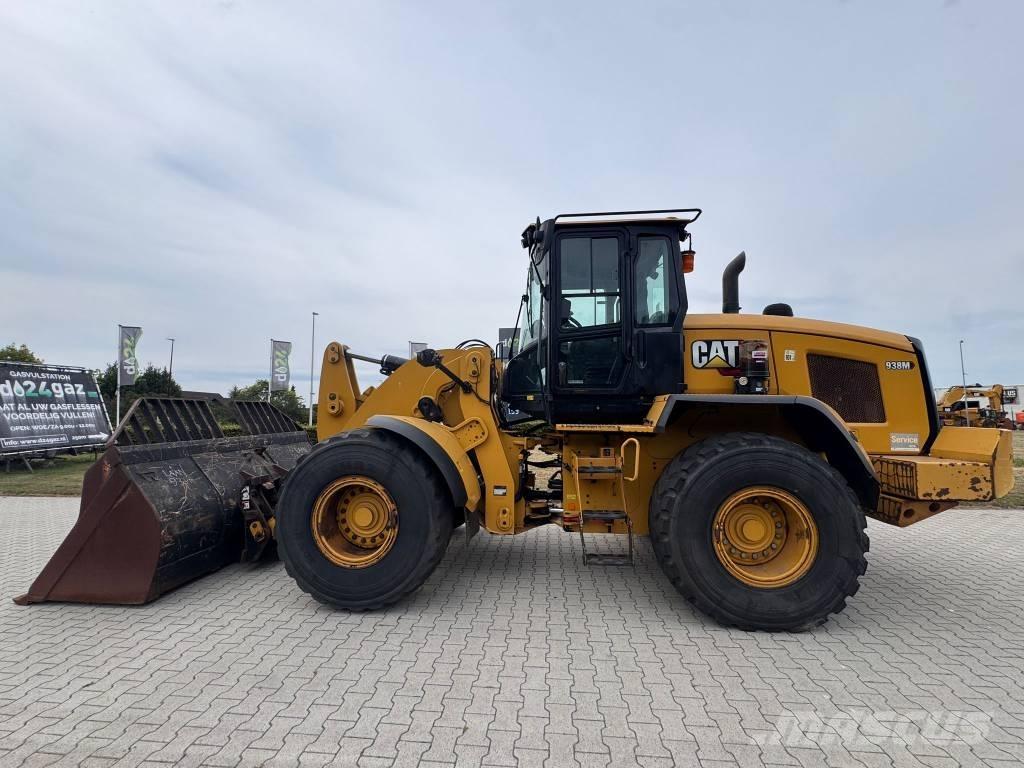 CAT 938 M Naudoti ratiniai krautuvai