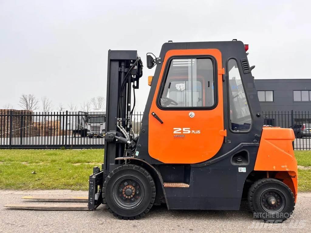 Doosan D25G PLUS Šakiniai krautuvai - Kita