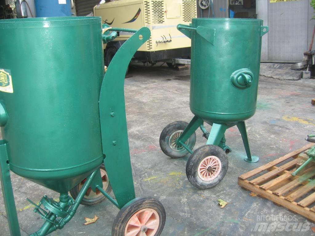 Atlas CLEMCO 50 L Smėlio ir druskos barstytuvai