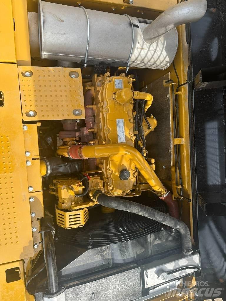 CAT CAT330 Vidutinės galios ekskavatoriai 7-12 t
