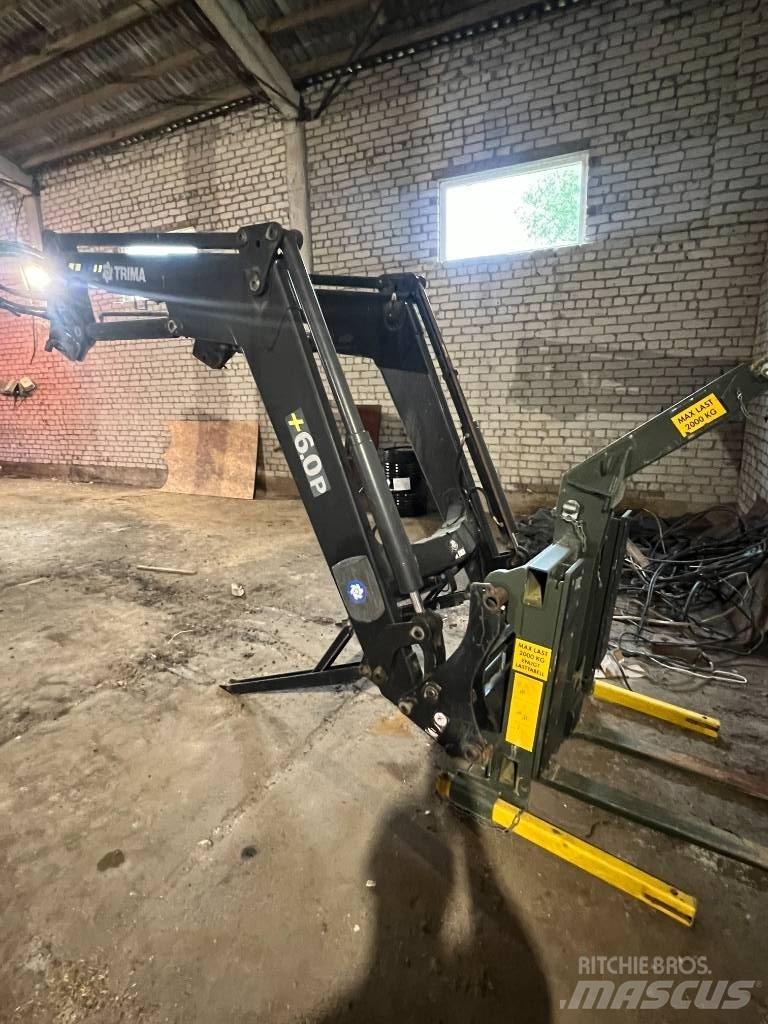 CLAAS Axion 840 Traktoriai