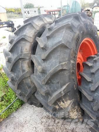  Pneus 420/85R30 Padangos, ratai ir ratlankiai