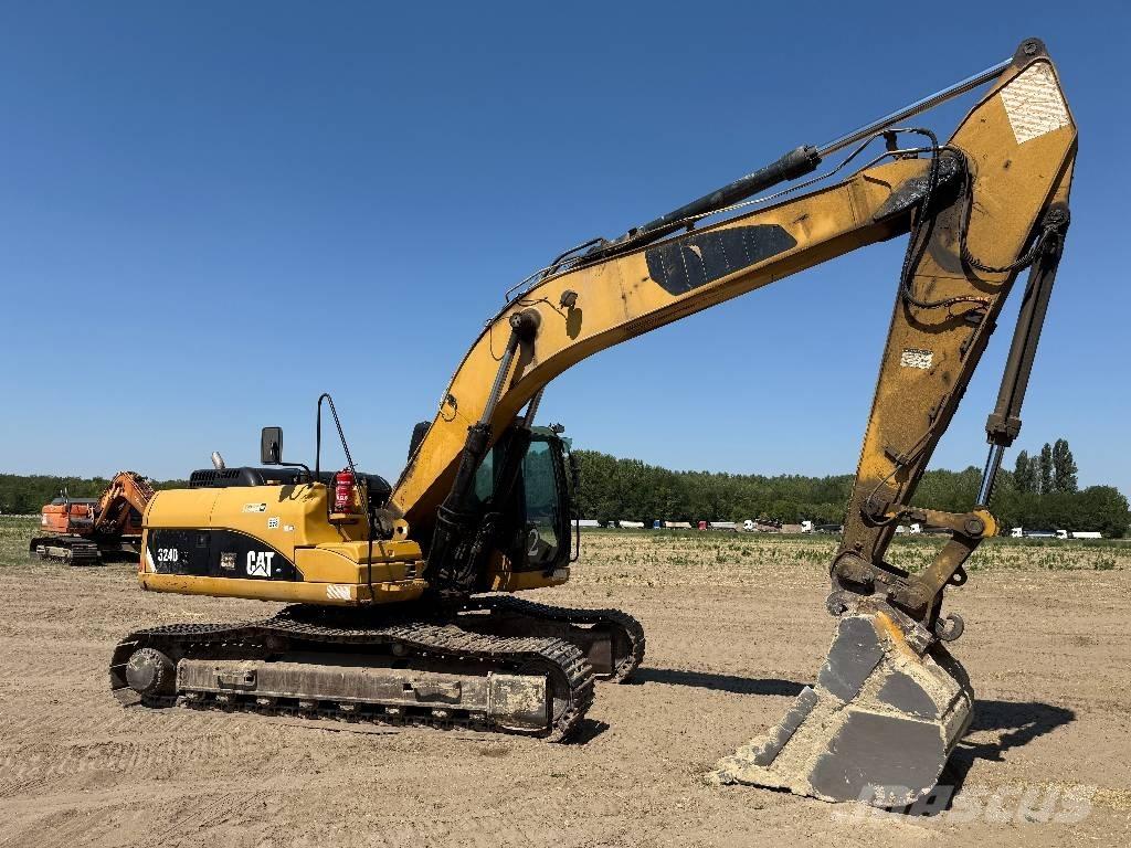 CAT 324 D Vikšriniai ekskavatoriai