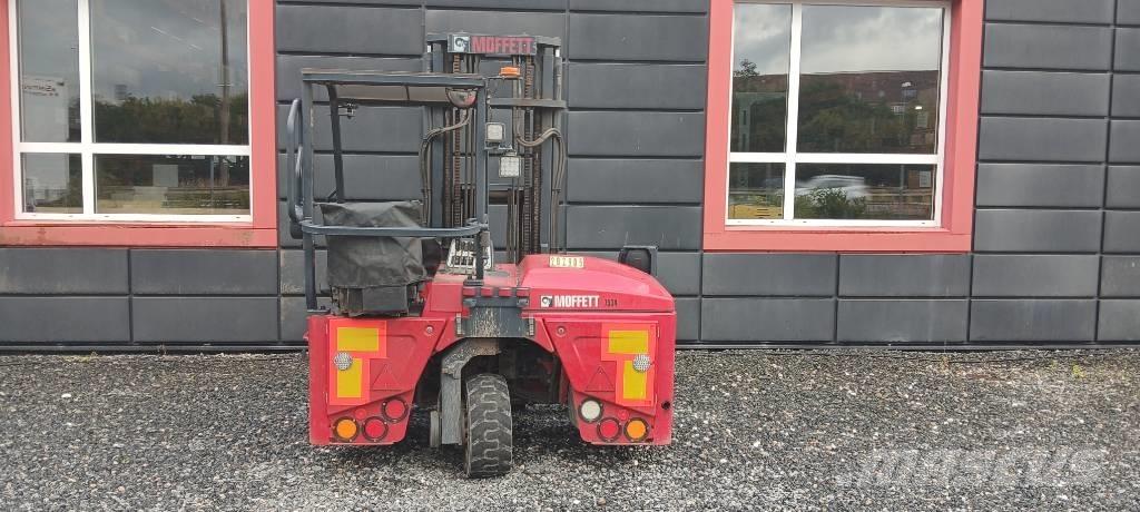 Moffett M4 25.3 Dyzeliniai krautuvai