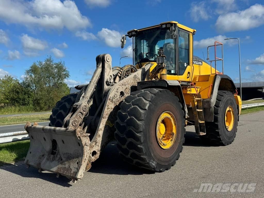Volvo L220H Naudoti ratiniai krautuvai