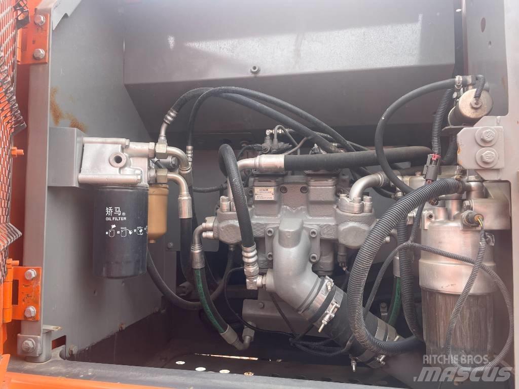 Hitachi ZX 200 Vikšriniai ekskavatoriai