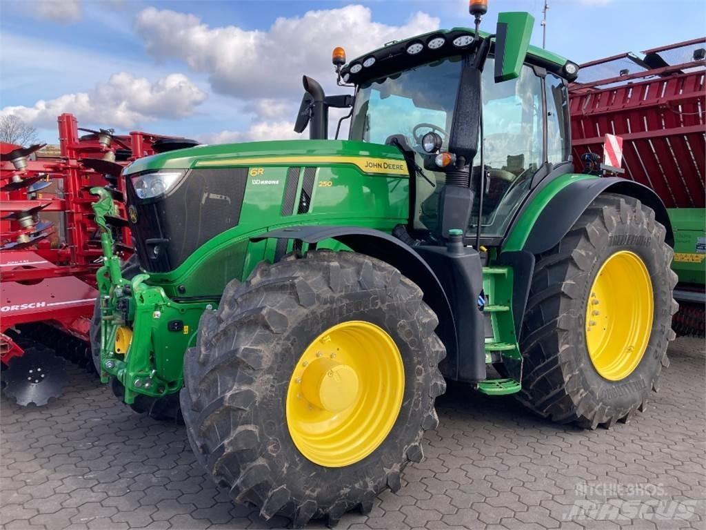 John Deere 6R250 Traktoriai