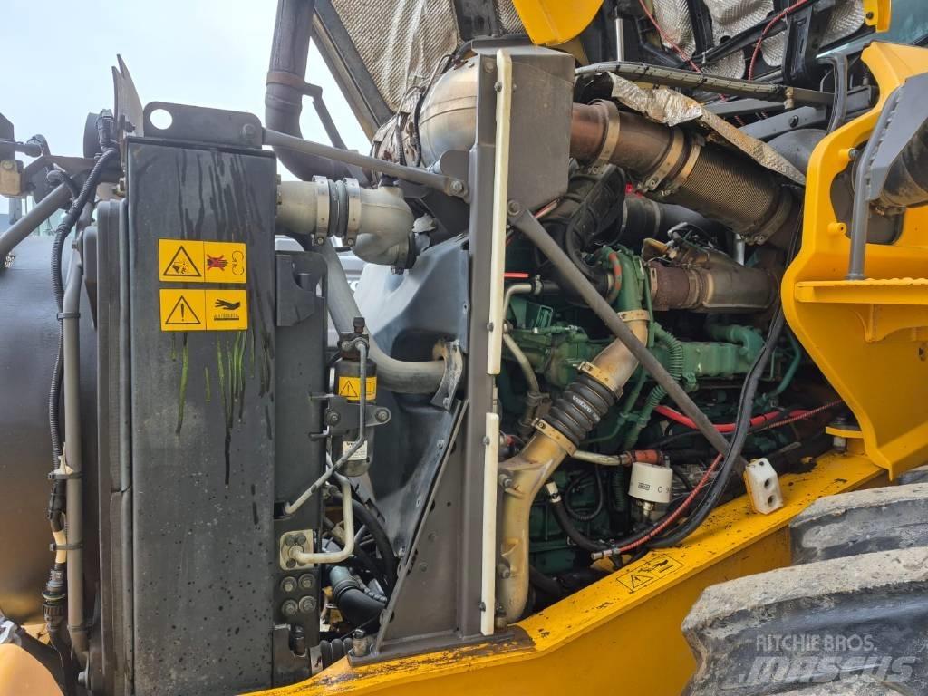 Volvo L90G Naudoti ratiniai krautuvai