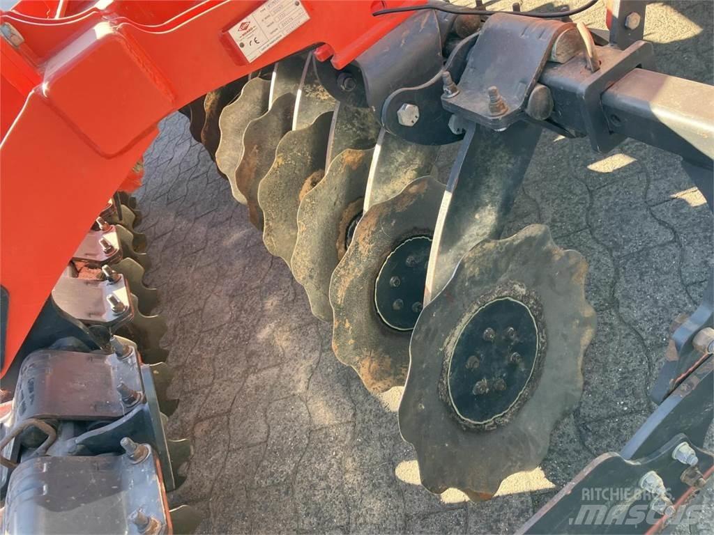 Kuhn 303 Diskinės akėčios
