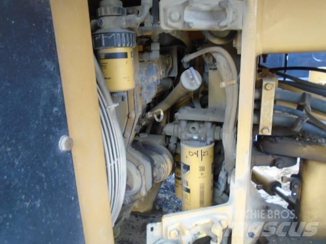 CAT CB 634 C Porinių būgnų volai