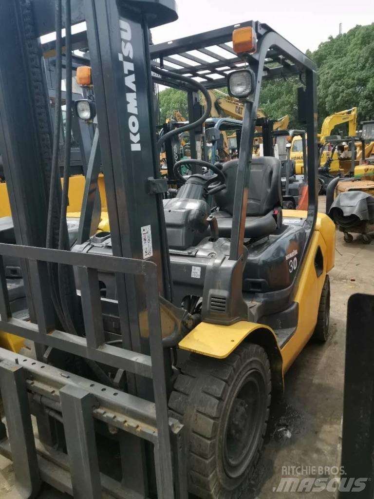 Komatsu 30 Teleskopiniai krautuvai