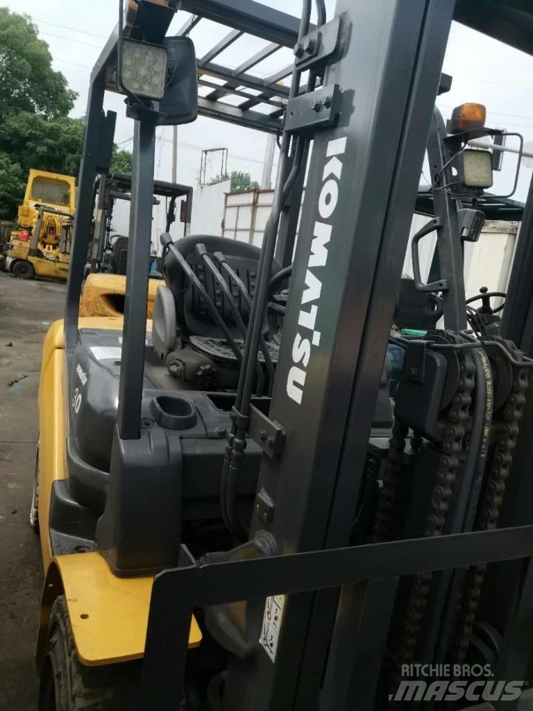 Komatsu 30 Teleskopiniai krautuvai