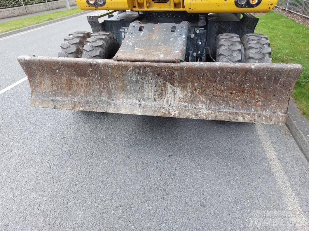 Komatsu PW148-11 Ratiniai ekskavatoriai