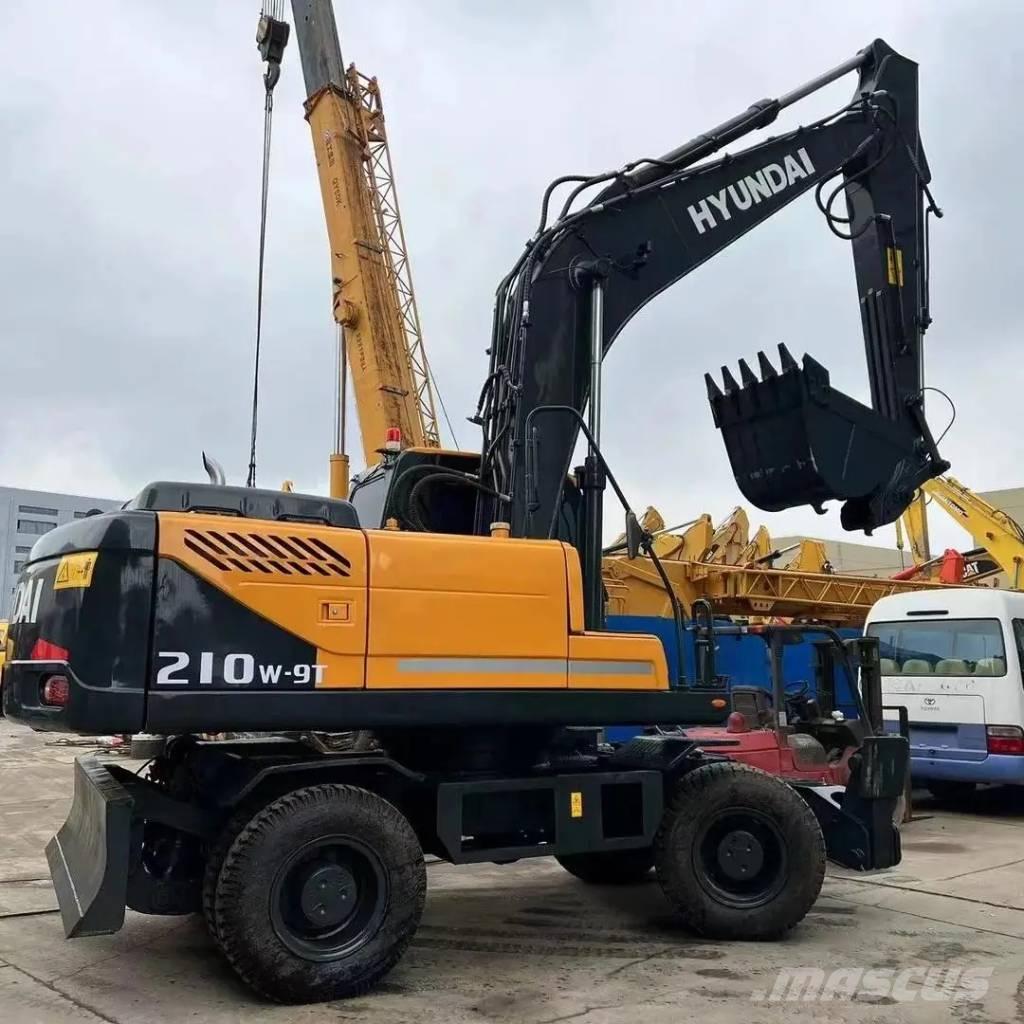 Hyundai R210W-9 Ratiniai ekskavatoriai