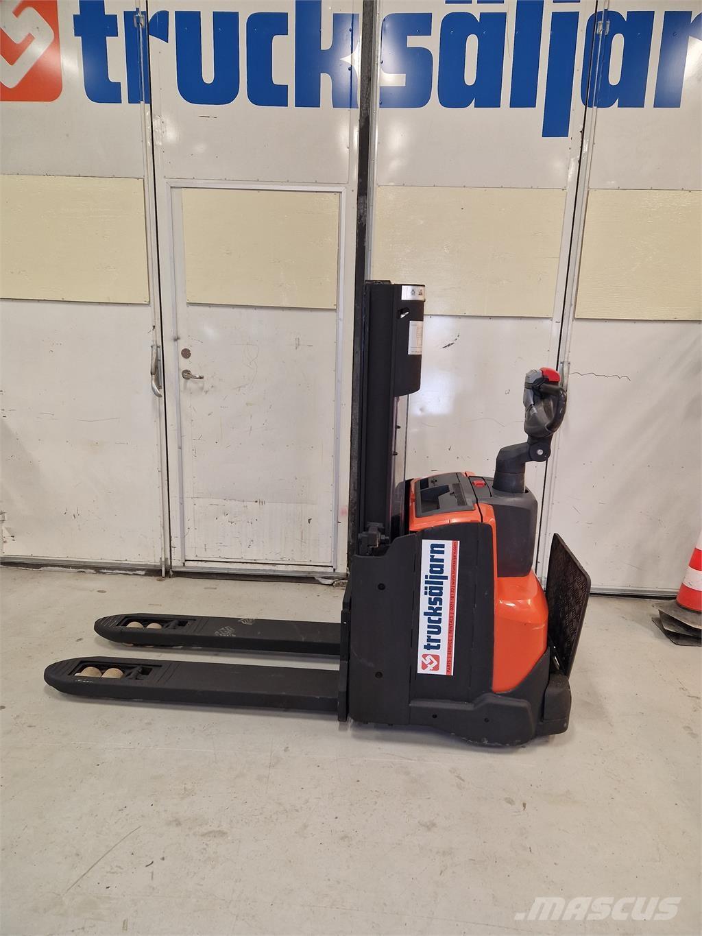 Toyota SWE200D Savaeigiai rietuvai