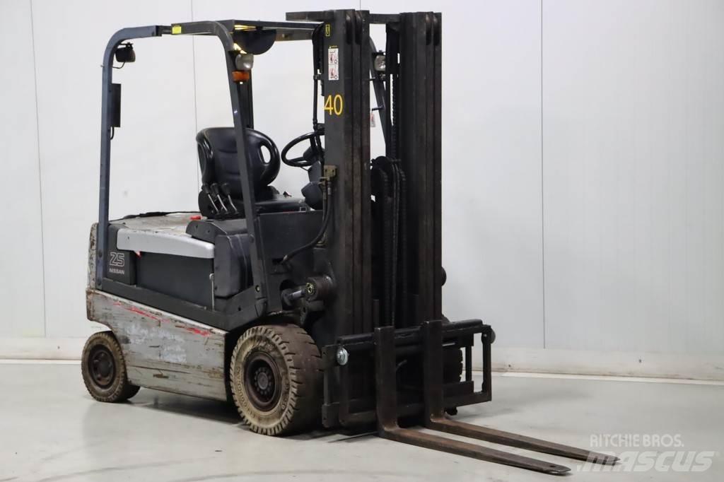 Nissan Q02L25CU Elektriniai šakiniai krautuvai