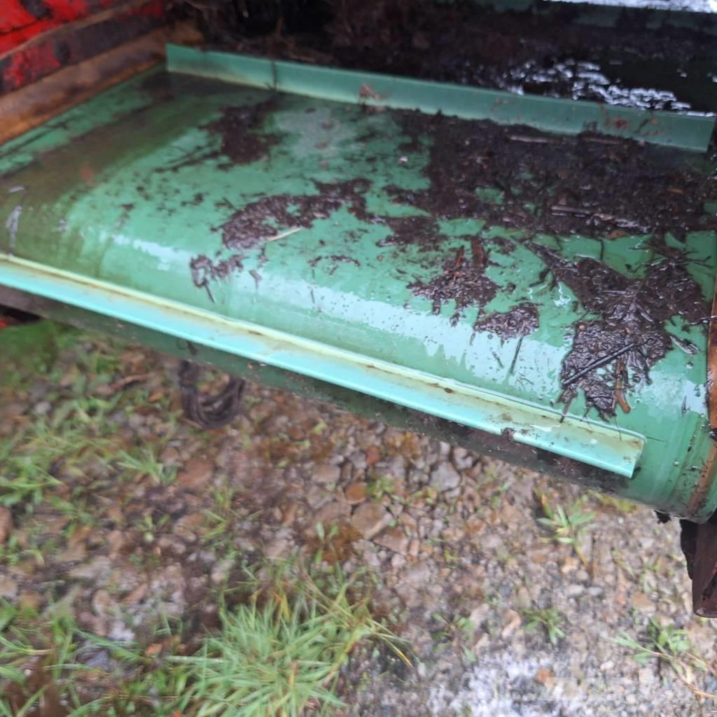 Jeantil KW12 C Pašarų maišytuvai-dalytuvai