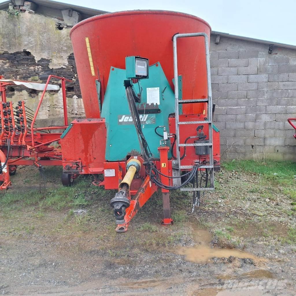 Jeantil KW12 C Pašarų maišytuvai-dalytuvai