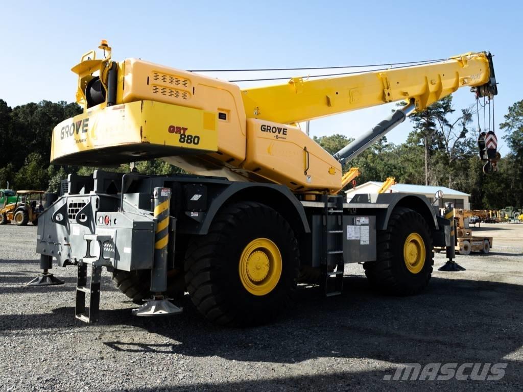 Grove GRT 880 Neapdoroto reljefo kranai