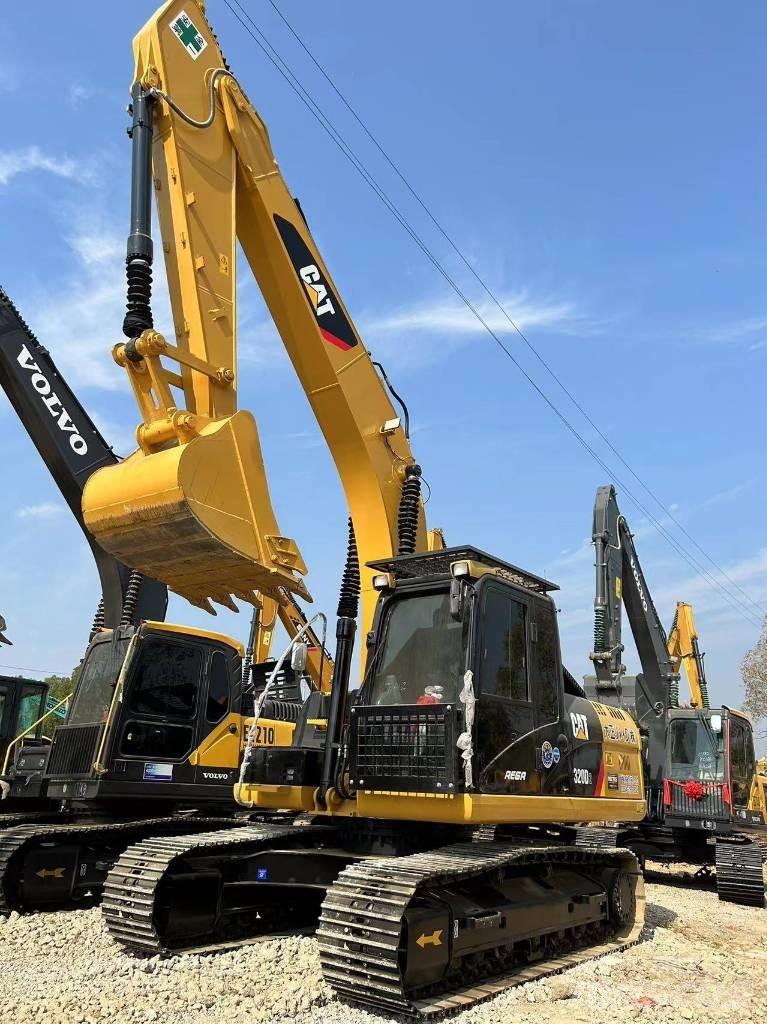 CAT 320D2 Vidutinės galios ekskavatoriai 7-12 t