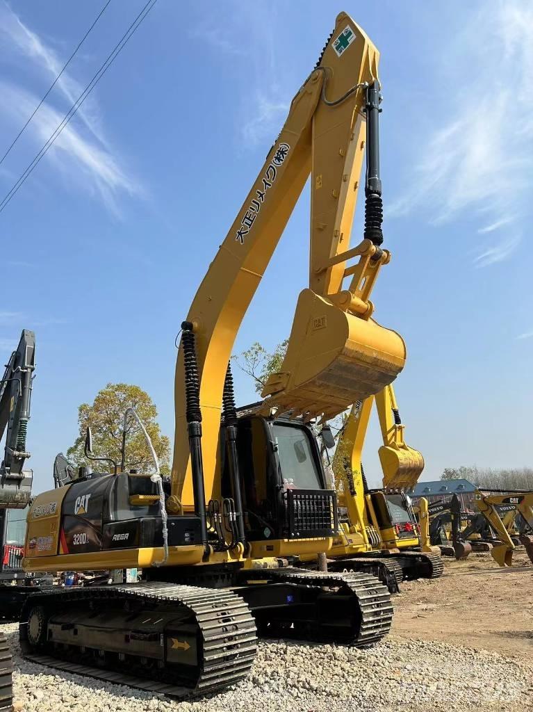 CAT 320D2 Vidutinės galios ekskavatoriai 7-12 t