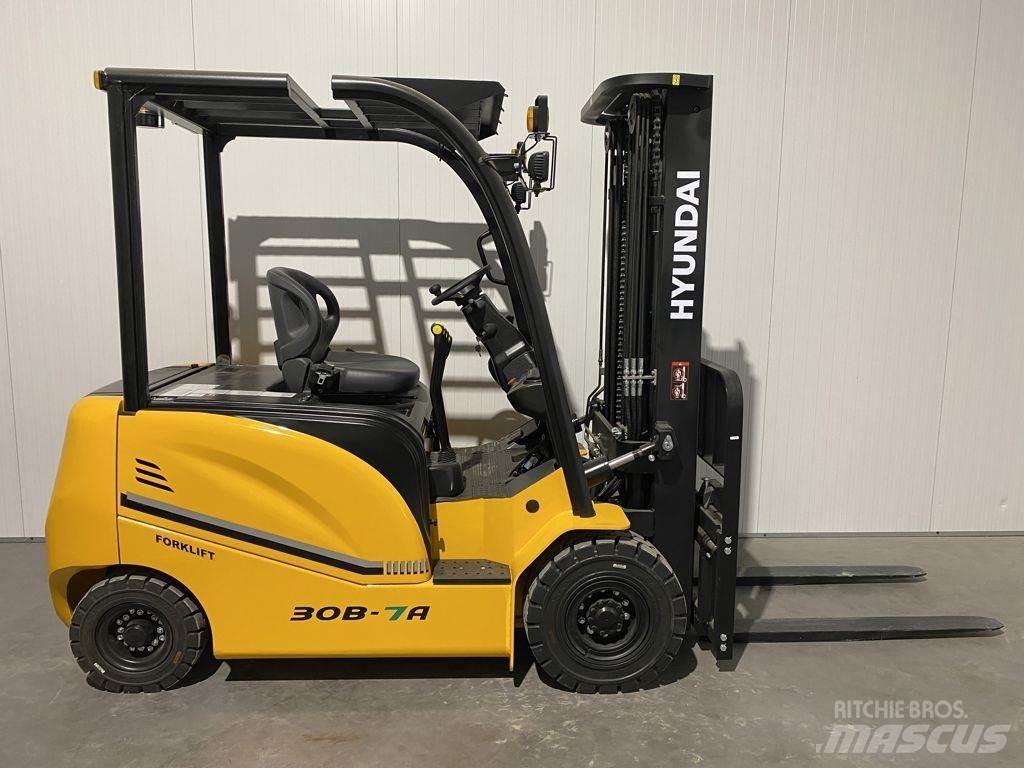 Hyundai 30B-7A Elektriniai šakiniai krautuvai