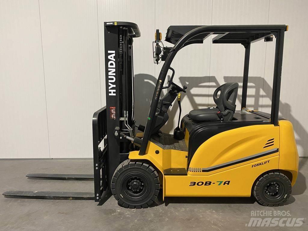 Hyundai 30B-7A Elektriniai šakiniai krautuvai