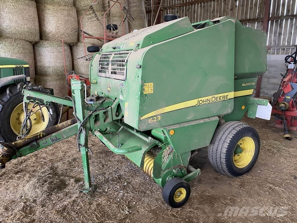 John Deere 623 Ritinių presai