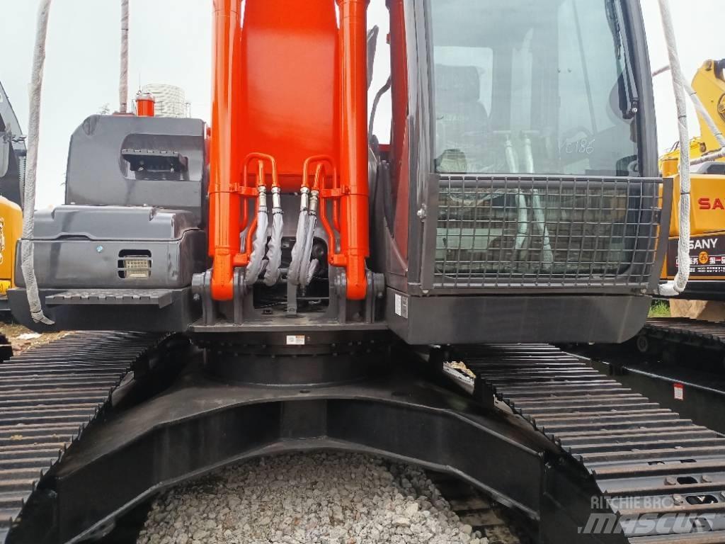 Hitachi ZX 200-3 Vikšriniai ekskavatoriai