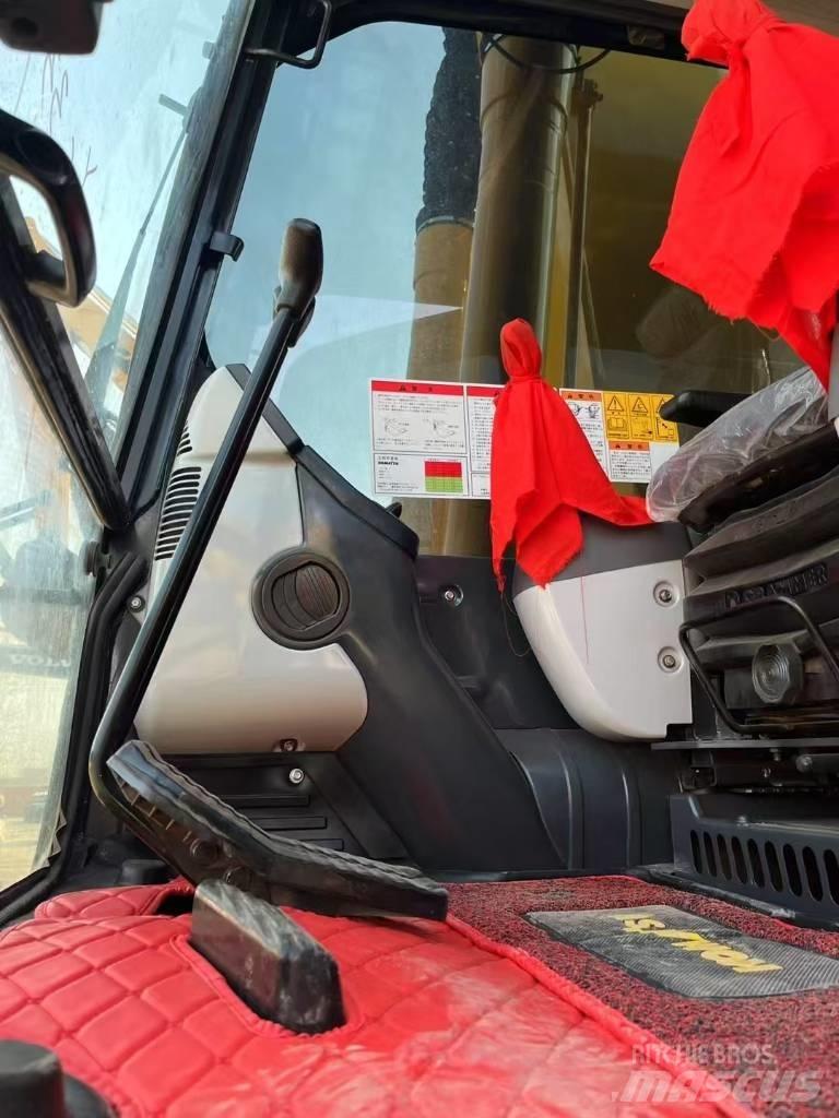 Komatsu 240 LC-8 Vikšriniai ekskavatoriai