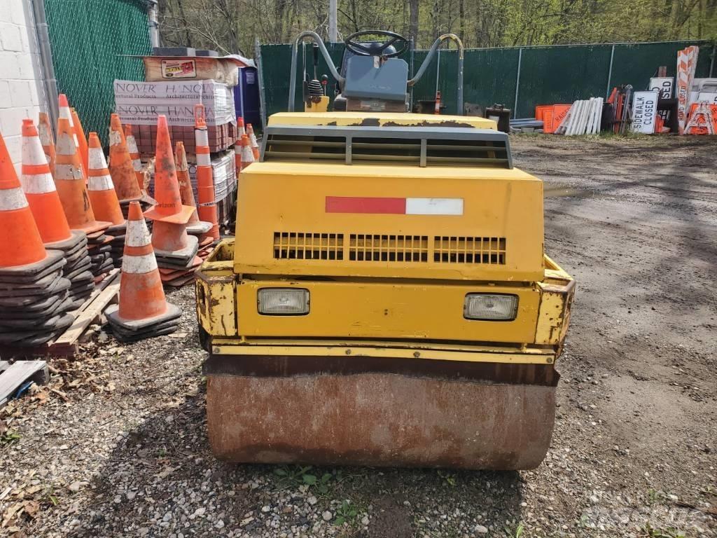 Bomag BW121 AD-2 Porinių būgnų volai