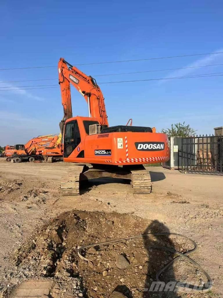 Doosan DH 225 LC-9 Vikšriniai ekskavatoriai