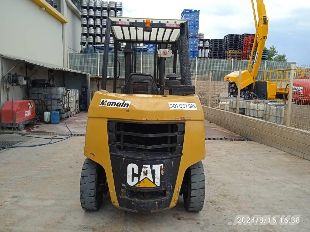 CAT DP 40 Dyzeliniai krautuvai