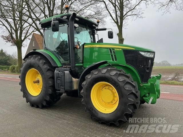 John Deere 7230 R Traktoriai