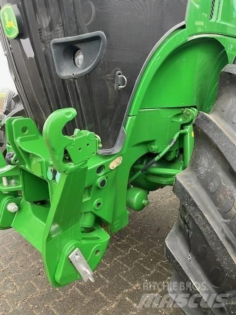 John Deere 7230 R Traktoriai