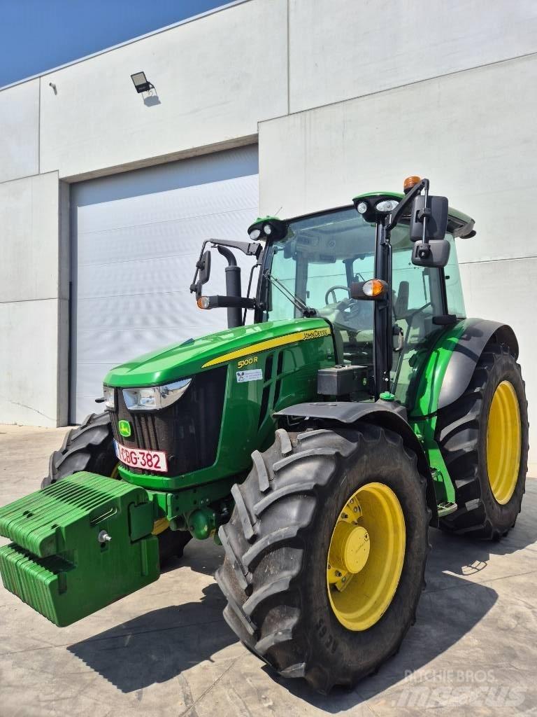 John Deere 5100 R Traktoriai