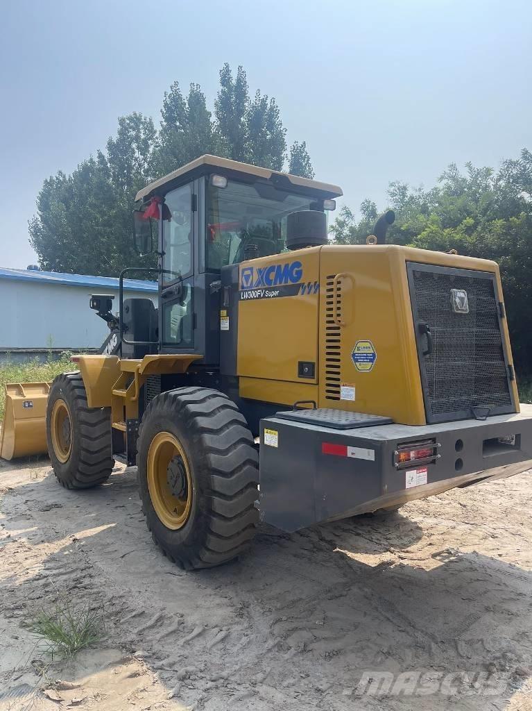 XCMG LW 300 FV Naudoti ratiniai krautuvai