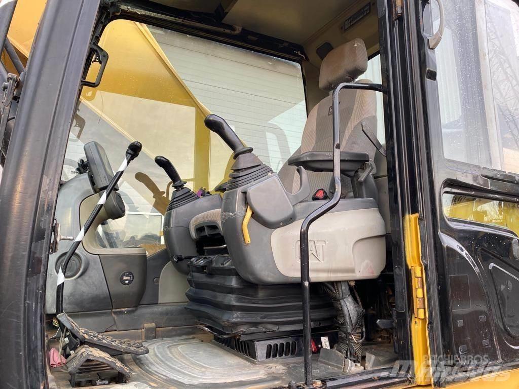 CAT 330DL Vikšriniai ekskavatoriai