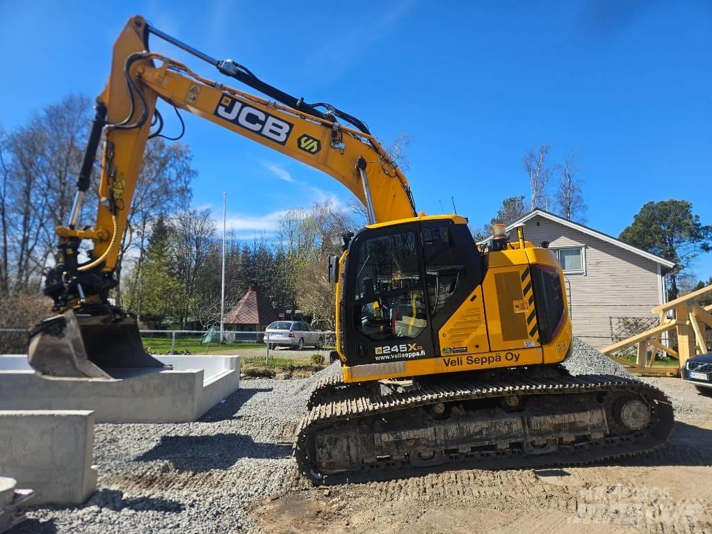 JCB 245 XLR Vikšriniai ekskavatoriai