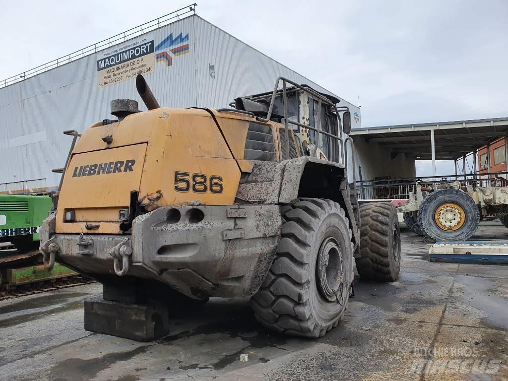 Liebherr L 586 Naudoti ratiniai krautuvai