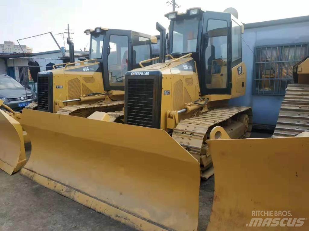 CAT D5M Vikšriniai buldozeriai