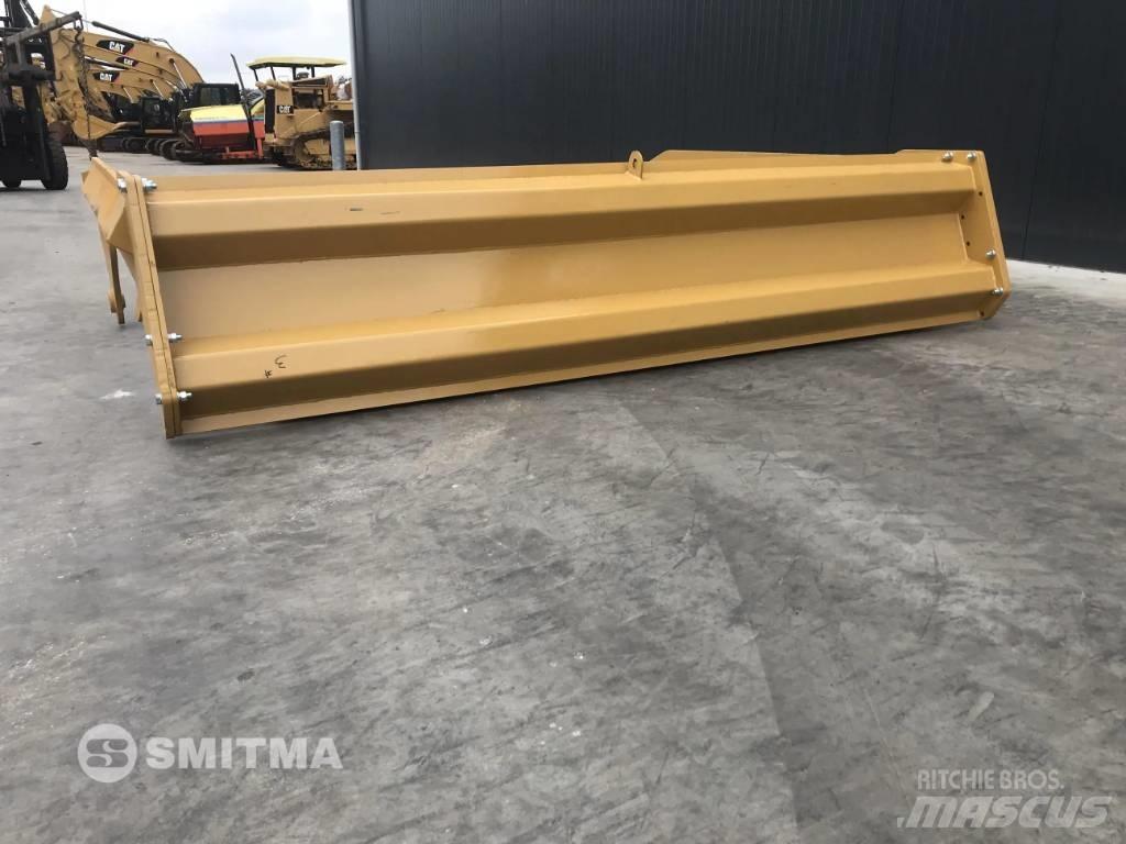 Volvo A40D Galiniai žibintai