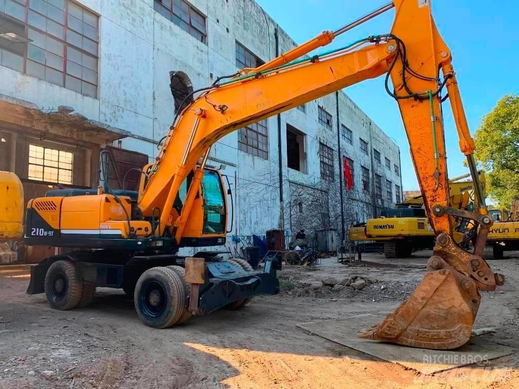 Hyundai R210W-9 Vikšriniai ekskavatoriai